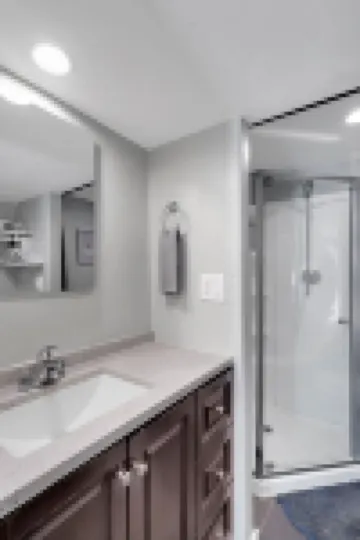 Tiny House with Loft Bed, Kitchenette, Parking in a Quiet Downtown Neighborhood