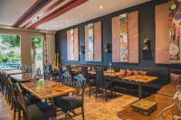 Los Muelles Boutique Hotel - parkir