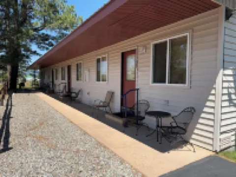 Mountain Landing Suites & RV Park