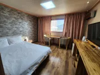 Green and Blue Hotel