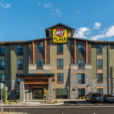 My Place Hotel-Portland East, or Hotel dekat Lapangan Golf Glendoveer