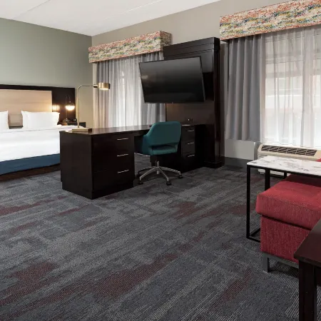 Hampton Inn & Suites Raleigh Downtown