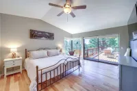 Hot Tub, Fire Pit & Deck: Chic Arizona Retreat - WiFi