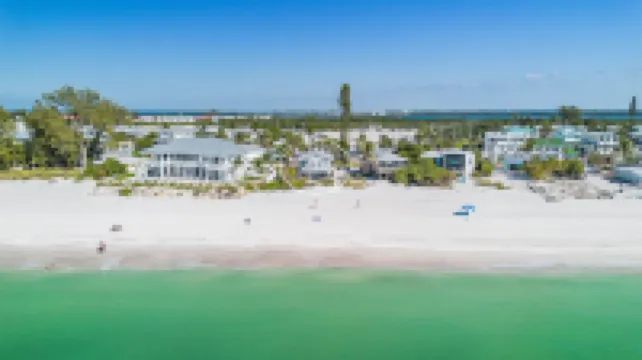 Breathtaking Gulf Views and Modern Comforts - Exquisite Coastal Haven