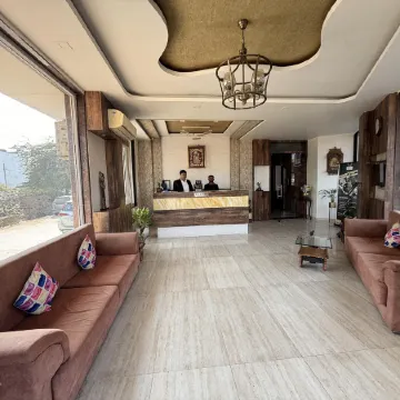 Hotel Khatana Palace