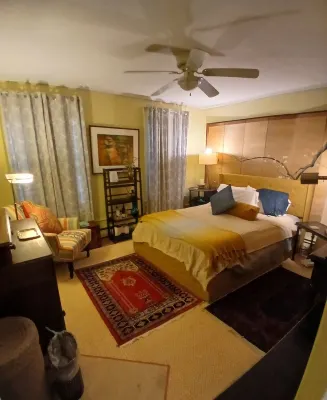 Historic & Arts-District Home, Easy Access, OSP, Fall Fun 4 Family & Friends - 2-Star