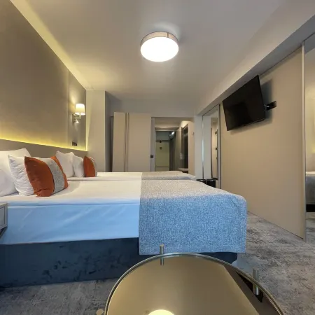 Hotel Univers Отели рядом с достопримечательностью «Торговый центр Cluj Iulius Mall»