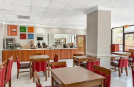 Comfort Suites Bush InterContinental Airport Hotels in Houston