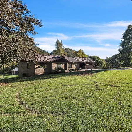 Bear Paw Cottage- 12 Mins To Seneca Rocks 3 Bedroom Cottage Hotels in Union