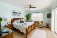 Luxury Villa Alexa NaplesModern Voice Controlled Villa with Salt Water Pool