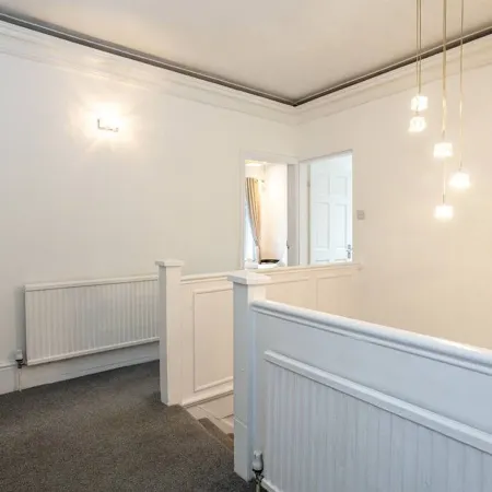 Spacious House With Parking Near Heaton Park