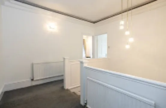 Spacious House With Parking Near Heaton Park