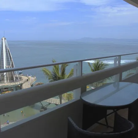Hotel Delfin PV Beach Resort