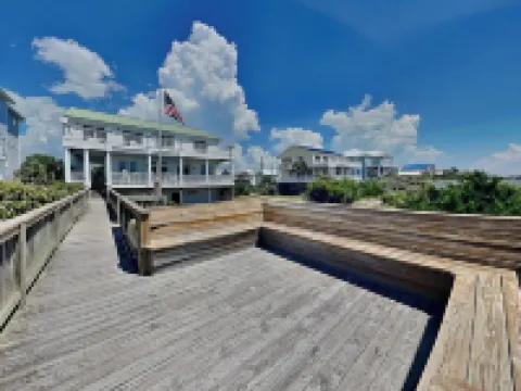 Oceans 111 Hotels in Topsail