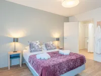 Quality Suites Reims - Les Capucins Hotels near La Mine