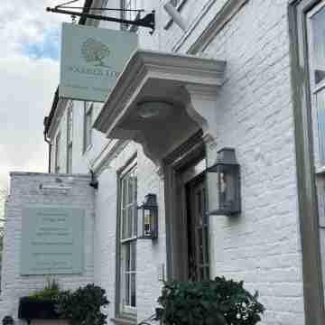 Warren Lodge Hotel Exterior