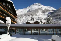 Typically Swiss Hotel Täscherhof