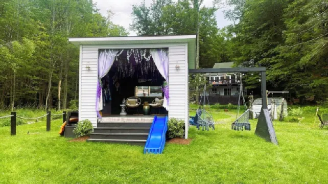 Lake Vibez: 5Br Pocono Lakefront, Private Dock, Swim, Kayaks, Boats, Pickleball