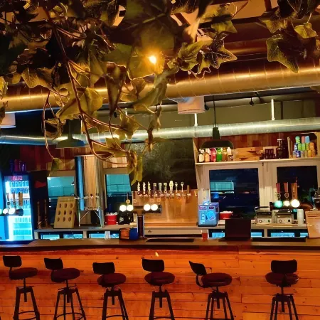 Urban Camper Hostel & Bar
