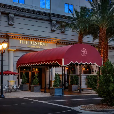 The Reserve at Park MGM Отели рядом с достопримечательностью «Арена «Т-Мобайл»»