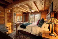 Pocono Wellness Retreat: Sauna • Hot Tub • Movie Theater • Fire Pit