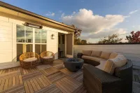 Luxurious Midtown Home Rooftop Views by Silverx - Bungalow