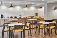 Fairfield by Marriott Inn & Suites Lagrange - breakfast