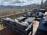 Charming 3 Bedroom family house with hot tub on 2 acres panoramic views