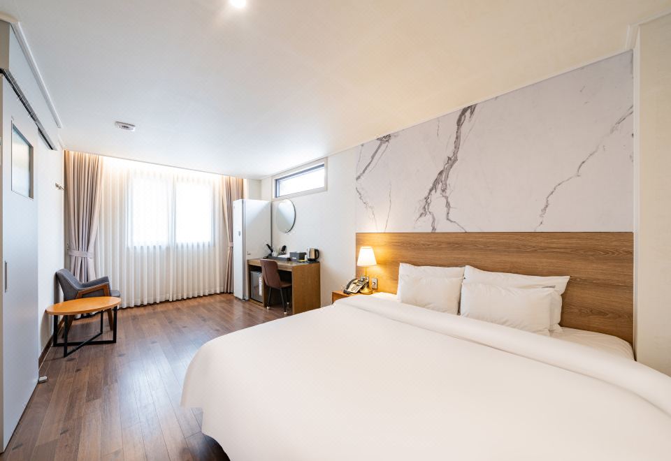 광주 백운동 호텔 포레스트