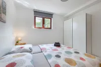 Beautiful spacious apartment (No. 5) with 2 bedrooms 300m from the beach