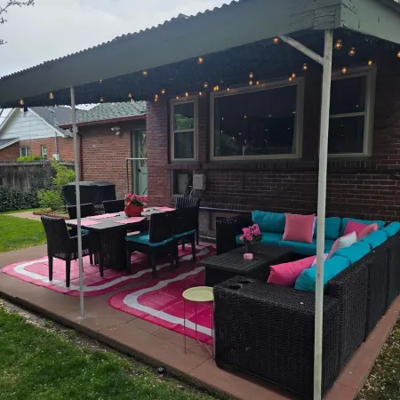 Charming 3 Bedroom Pink Palace