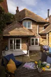 Journey s End Luxury Cottage 100m From Sea - Apartments