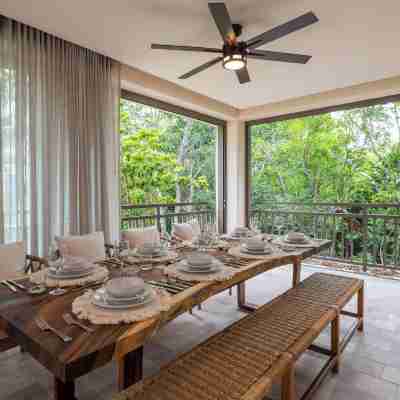 Artila Jungle Living w Private Jacuzzi Dining/Meeting Rooms