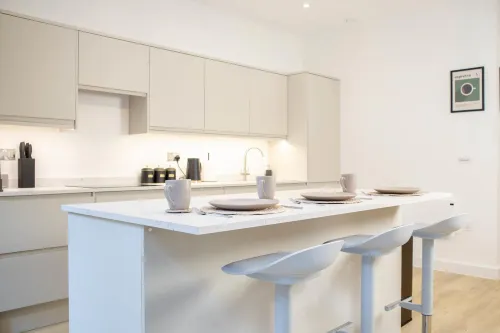 Modern 4-bed Apartment Leeds Business District - Kitchens