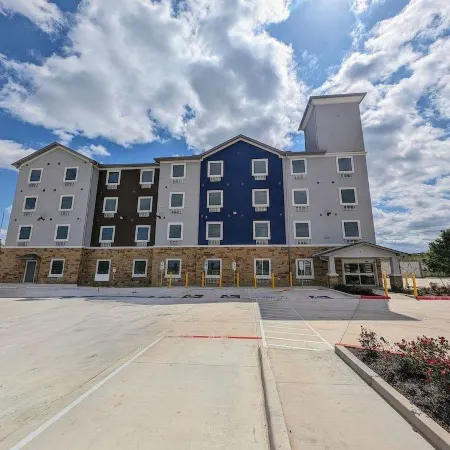 Texas Bungalows Hotel and Hotel Que at I35 Austin Pflugerville
