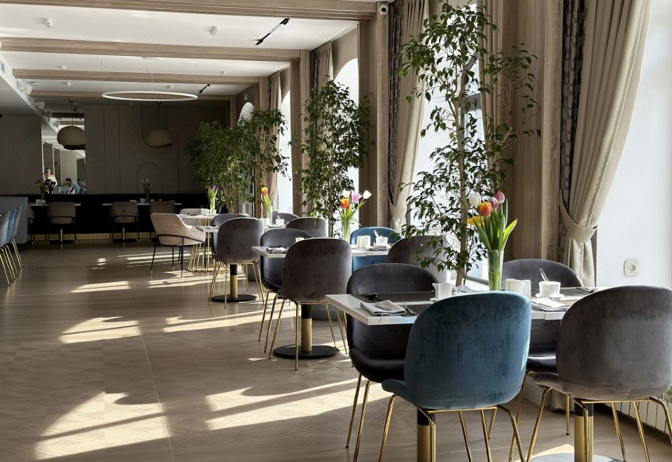 Shiny River Hotel 강 전망