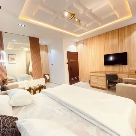 Cecillia Exclusive Hotel And Suites