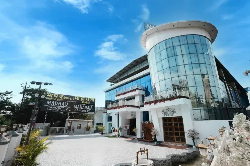 Madhav Residency Hotel & Banquet, Kalyan, Mumbai - balcon