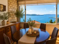 Apartment with Breathtaking Sea View - Hot Tub