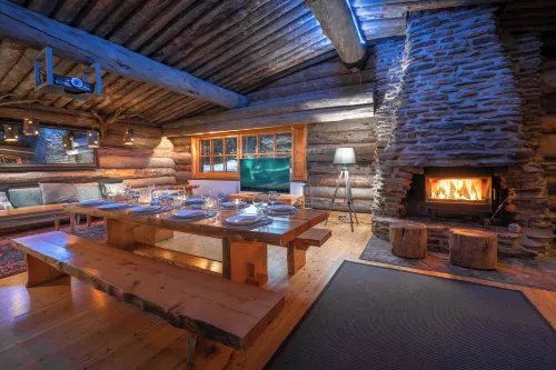 Kuukkeli Log Houses Aurora Resort - Pools