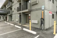 Quality Inn & Suites - parking