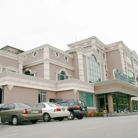 U Castle Hotel