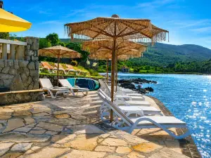 Luxury Sea Residence by Kristina