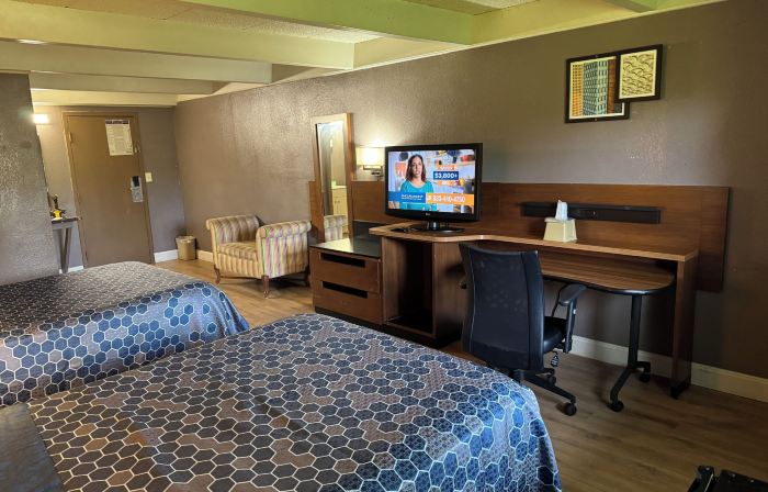 Economy Inn North Randall