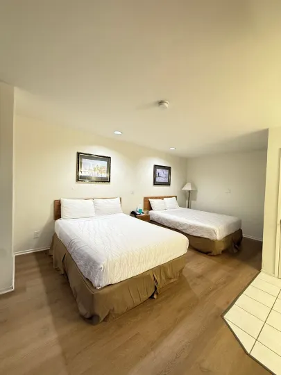 Jolly Roger Hotel