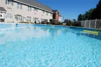 Cresthill Suites Syracuse - Pools