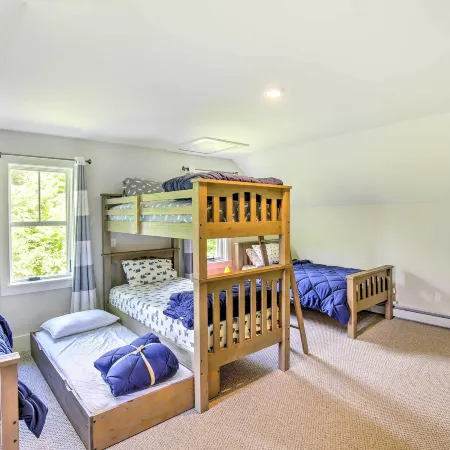 Pet-Friendly House w/ Deck - 10 Mi to Stowe Mtn!