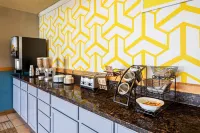 Days Inn by Wyndham Mt. Vernon - breakfast
