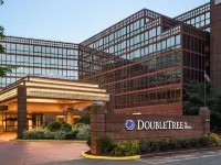 DoubleTree by Hilton New York LaGuardia Airport Hotels near LaGuardia Airport