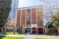 HI Vancouver Downtown - Hostel - 2-Star